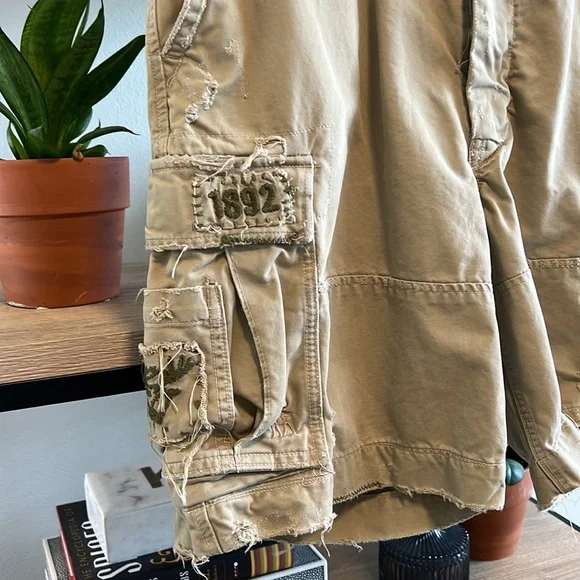 Abercrombie & Fitch Heavy Fatigues Factory Distressed Cargo Shorts w/Pockets, 30 - Picture 3 of 9